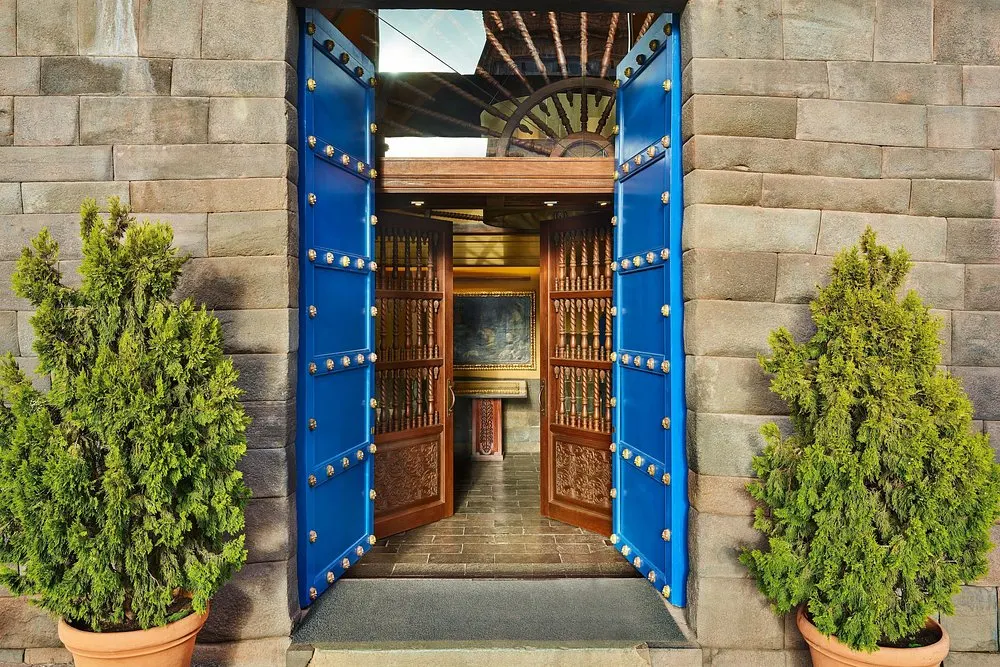 Historic main entrance of Palacio del Inka